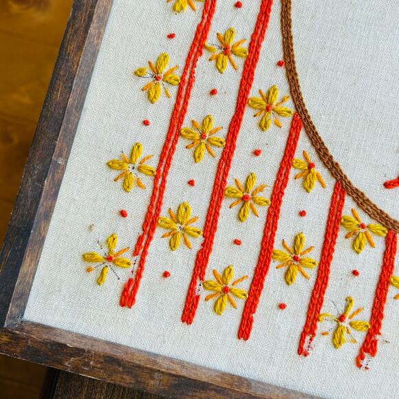 c1975 Large 21 x 18" Holly Hobbie Hand Embroidery Folk Art in Orange Wood Frame - Picture 3 of 12